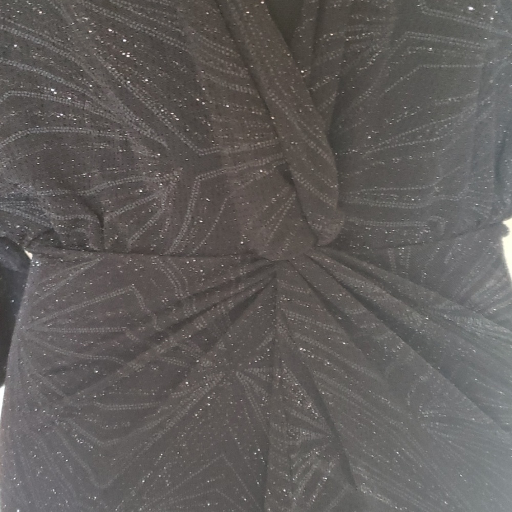 NWOT Fashion Nova deep plunge kimono dress